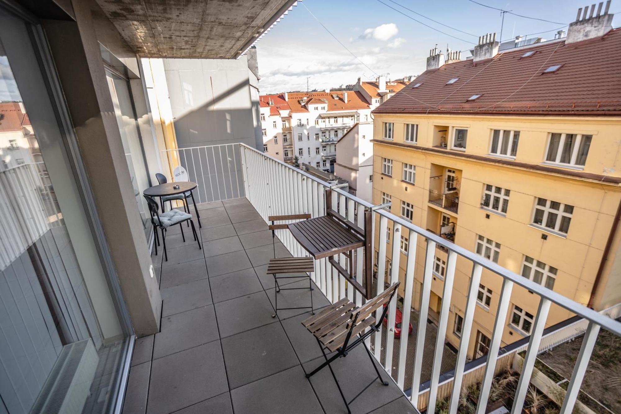 Spacious Terrace Apartment With Free Private Parking Prag Exteriör bild